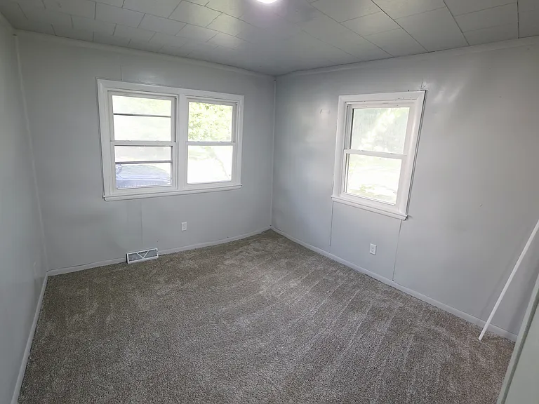 1319 5th Ave NW — Photo 9