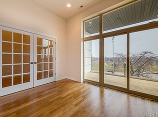 2835 W Division St, Chicago, IL 60622