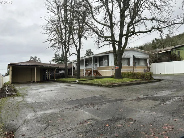 140 Promise Ave, Roseburg, OR 97470