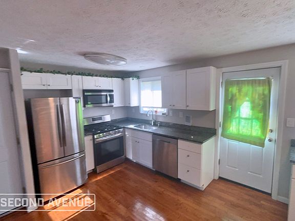 5th image of 528 Sunnyfield Dr