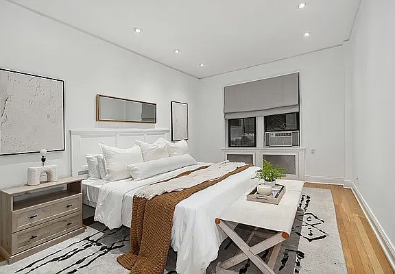 2nd image of 225 W 25th St APT 2C