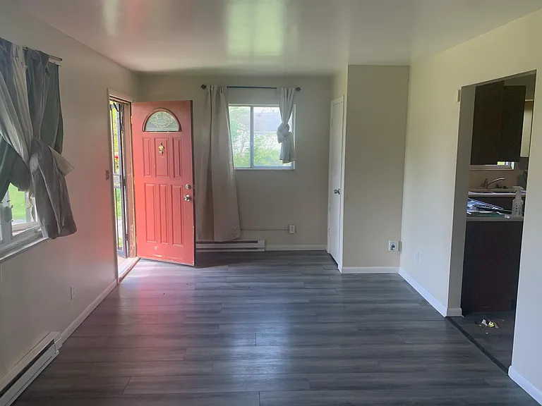 7542 Woodlawn Ave — Photo 16
