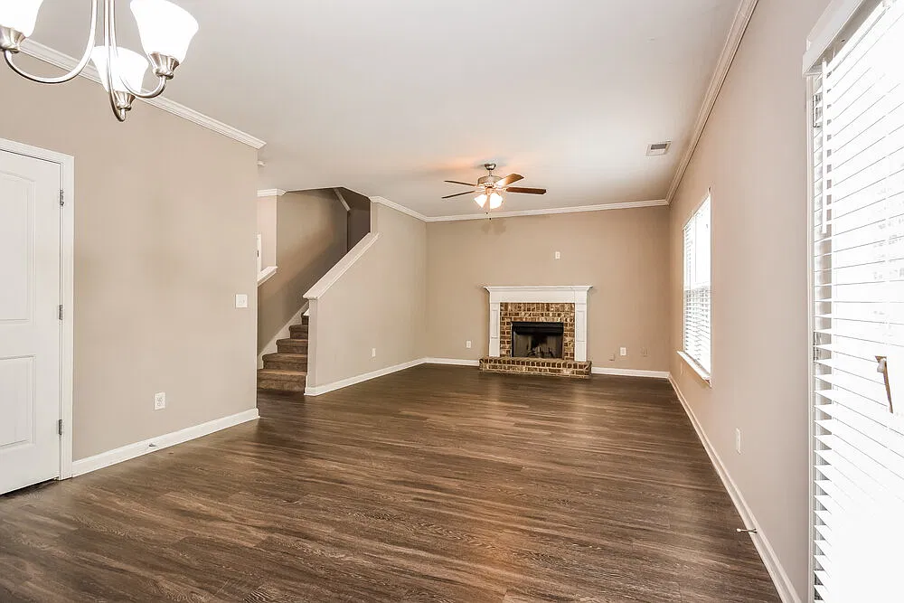 4 bed, 2.5 bath, 2200 sqft, $3,180 — Photo 4