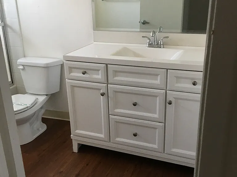 Coach House Apartments — Photo 5
