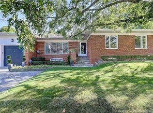 195 York Mills Rd, Toronto, ON M2L 1K8