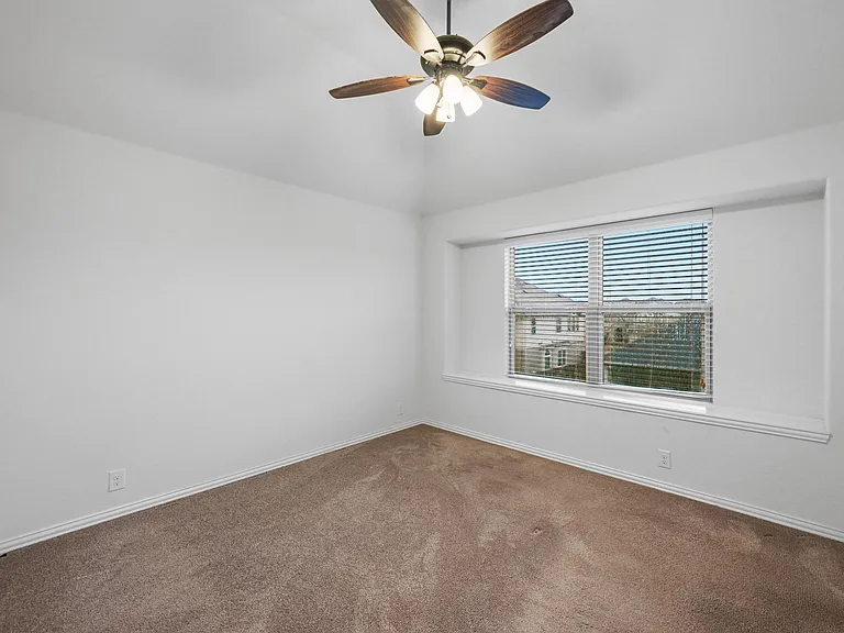 905 Foxtail Dr — Photo 15