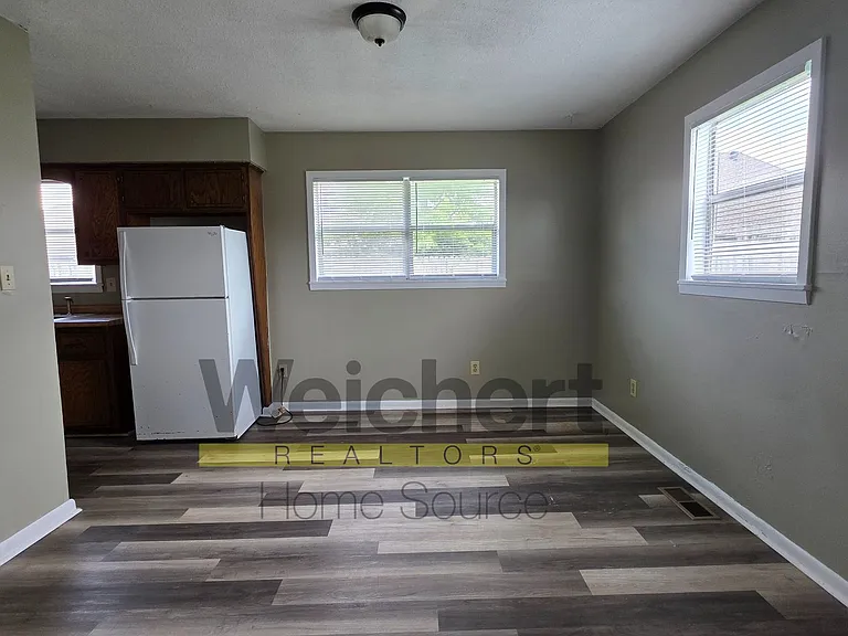5929 Southwest Dr — Photo 3