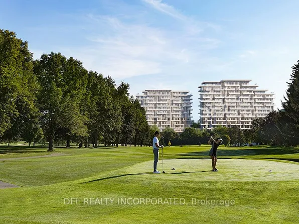 399 Royal Orchard Blvd #318, Markham, ON L3T 3C9