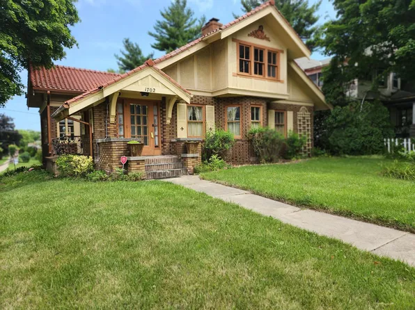 1702 E State St, Rockford, IL 61104