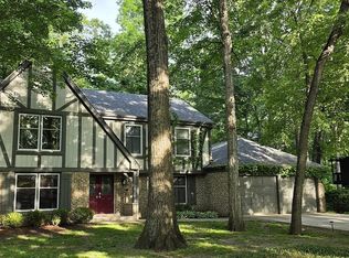 76 Lincolnshire Dr, Lincolnshire, IL 60069