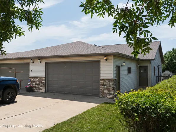 952 17th St E, Dickinson, ND 58601