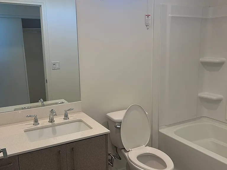 V on Victory Apartments — Photo 43