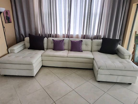 3rd image of 4330 Hillcrest Drive #411