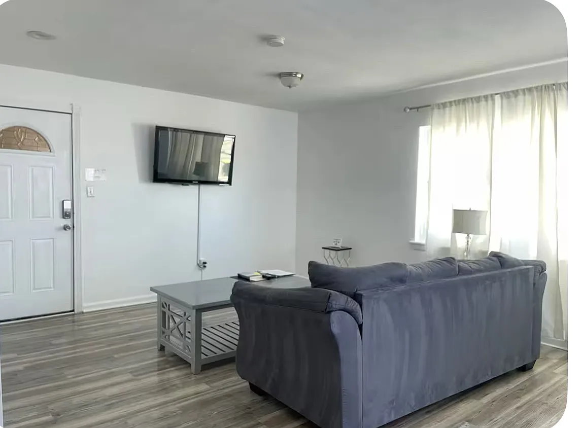 Unit Photo - 1357 E Ocean View Ave