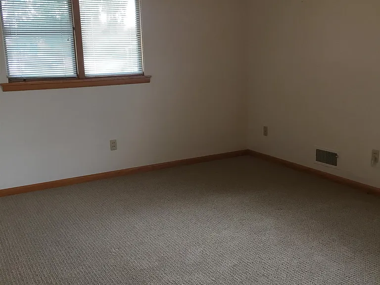 402 S Carr Ave — Photo 9