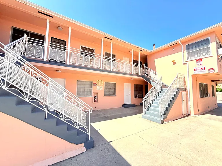1415 Hudson Avenue — Photo 15