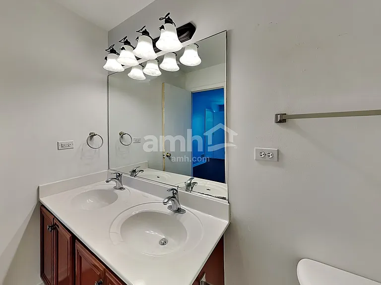 2456 Hanbury Ln — Photo 10