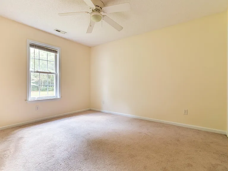 205 Shady Ct — Photo 6