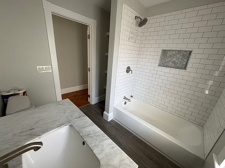 29 Arthur St #2 — Photo 6