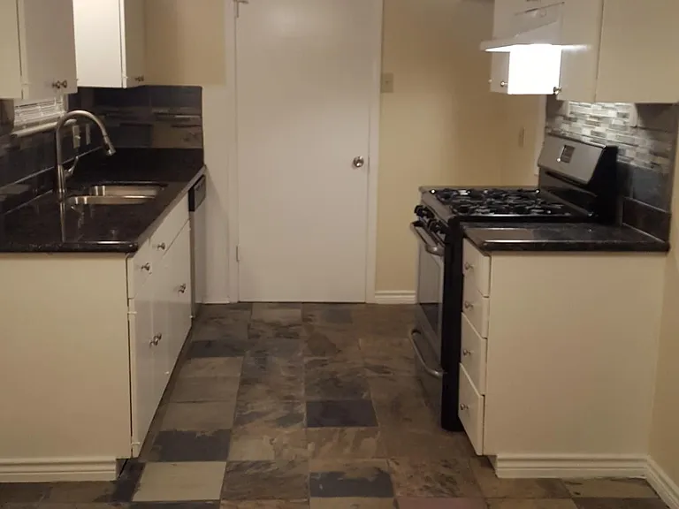 915 Meadow Mead Dr — Photo 4
