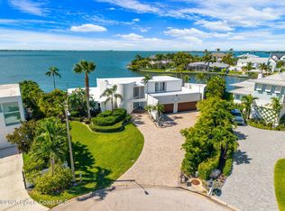 84 Country Club Rd, Cocoa Beach, FL 32931