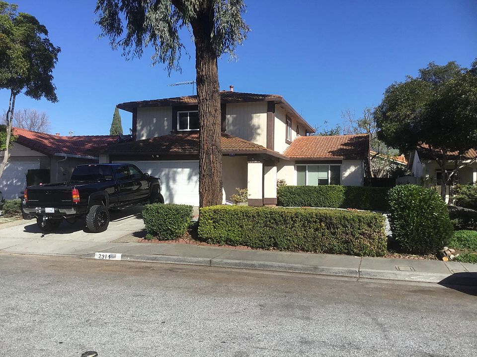 1st image of 2814 Deerwood Dr