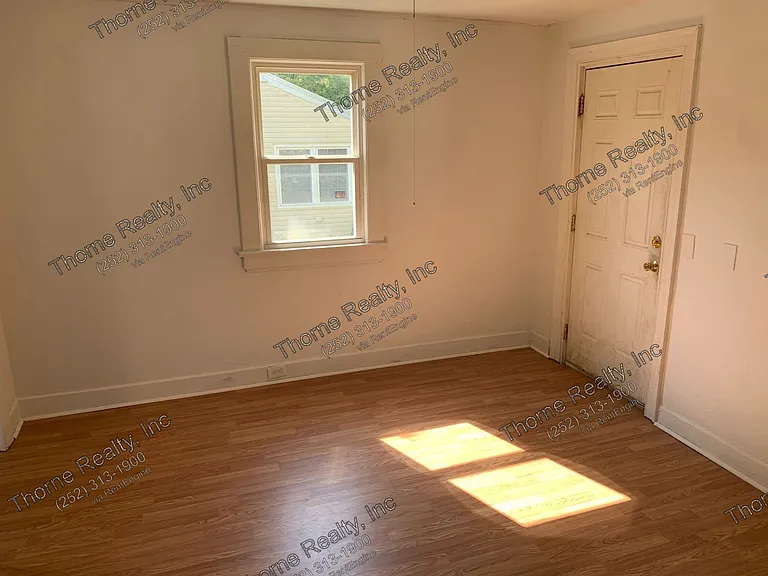1316 Clark St — Photo 7