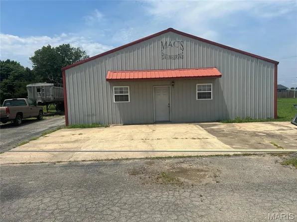 (undisclosed Address), Bernie, MO 63822