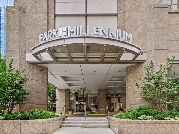 222 N Columbus Dr APT 2209, Chicago, IL 60601