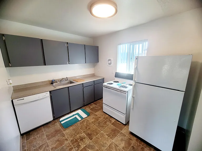 The Oaks Apartments — Photo 15