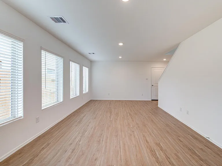 26738 Paloma Blanca Dr — Photo 10
