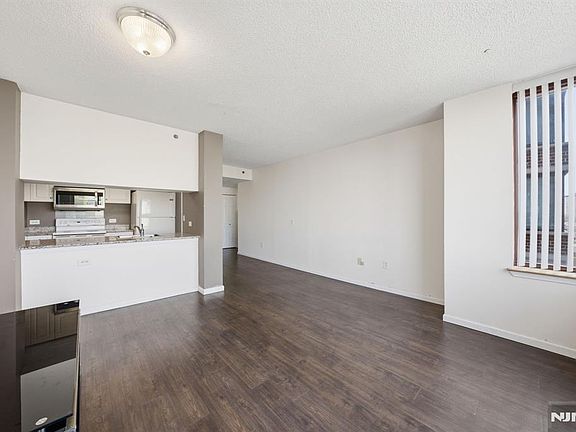 2nd image of 100 Old Palisade Rd APT 2313