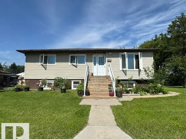 11404 127th Ave NW, Edmonton, AB T5E 0C6