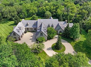 273 Donlea Rd, Barrington Hills, IL 60010