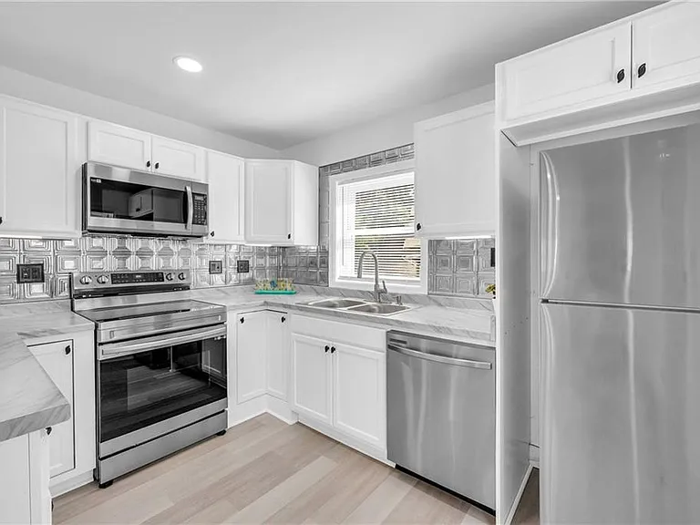 315 Evans St — Photo 13