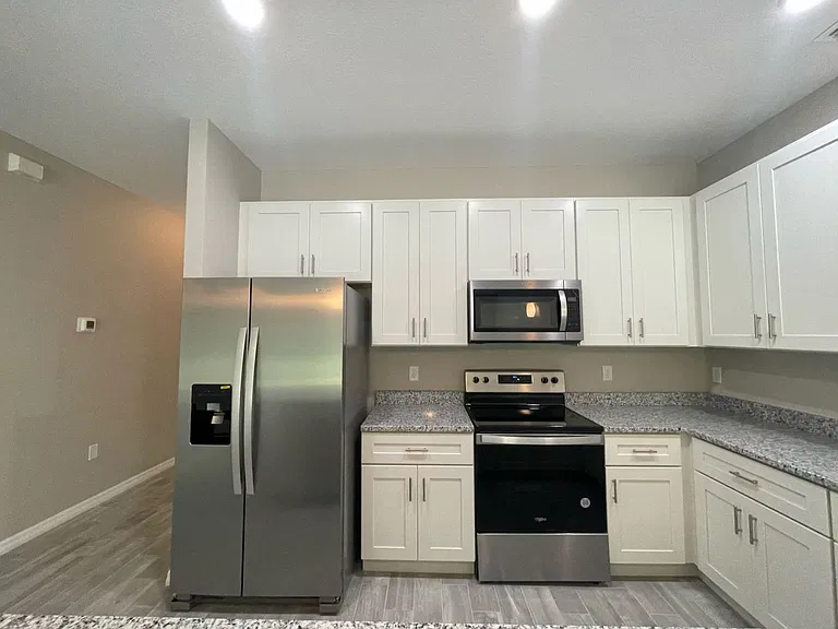 407 Bedlington Ct — Photo 3