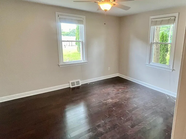 132 S Eastview Ave — Photo 17
