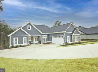 49 Coneflower Ln, Toccoa, GA 30577