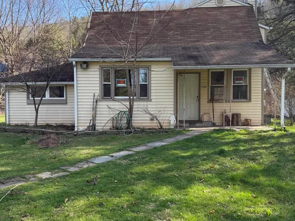 1352 Cottage Ave, Cogan Station, PA 17728