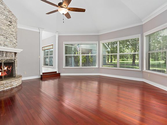 4th image of 1414 Woodway Blvd