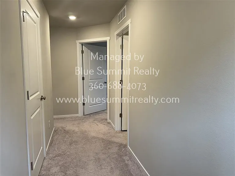 820 Bradley St NE — Photo 7