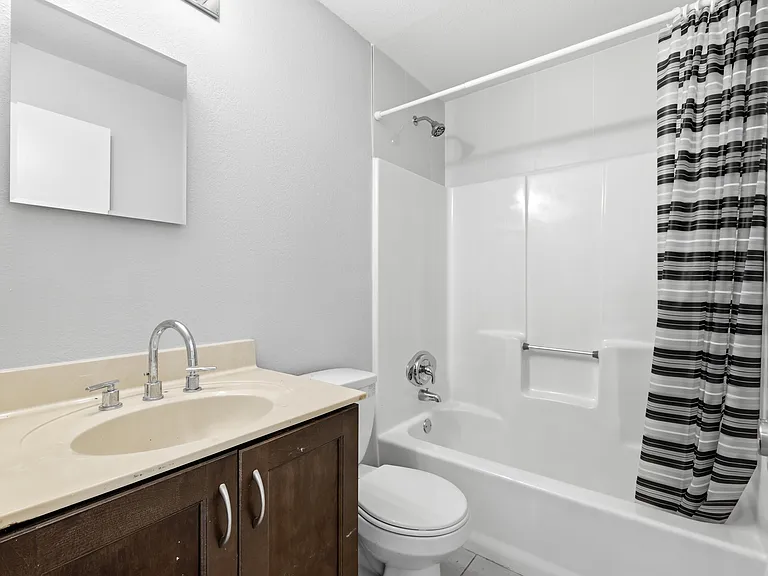 1725 Birchwood Cir #1 — Photo 10