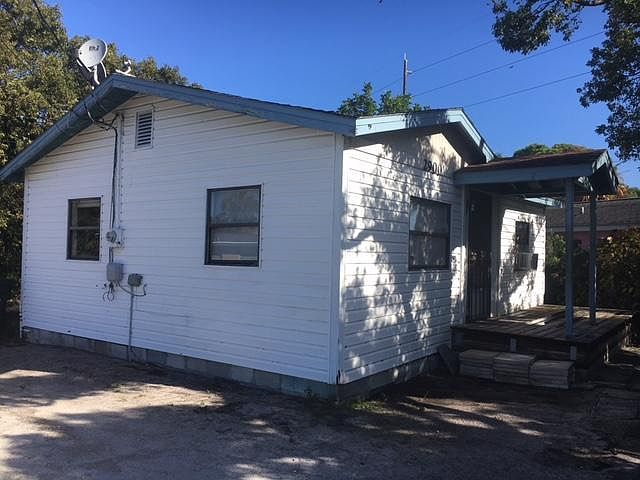 1st image of 2900 Avenue Q