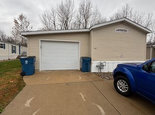 187 Woodland Trails Dr, Collinsville, IL
