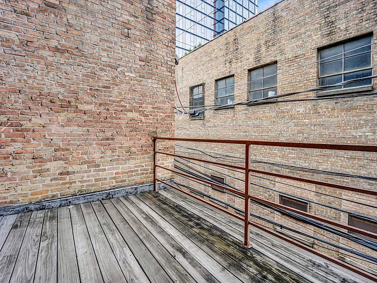 1019 W Lake St #2 — Photo 15