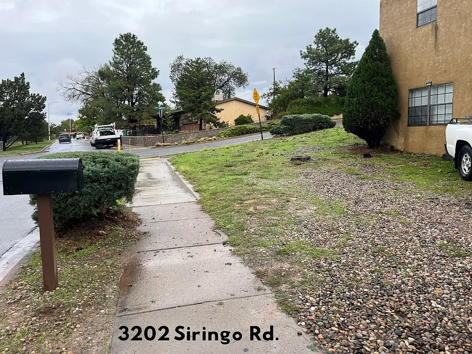 3202 Siringo Rd