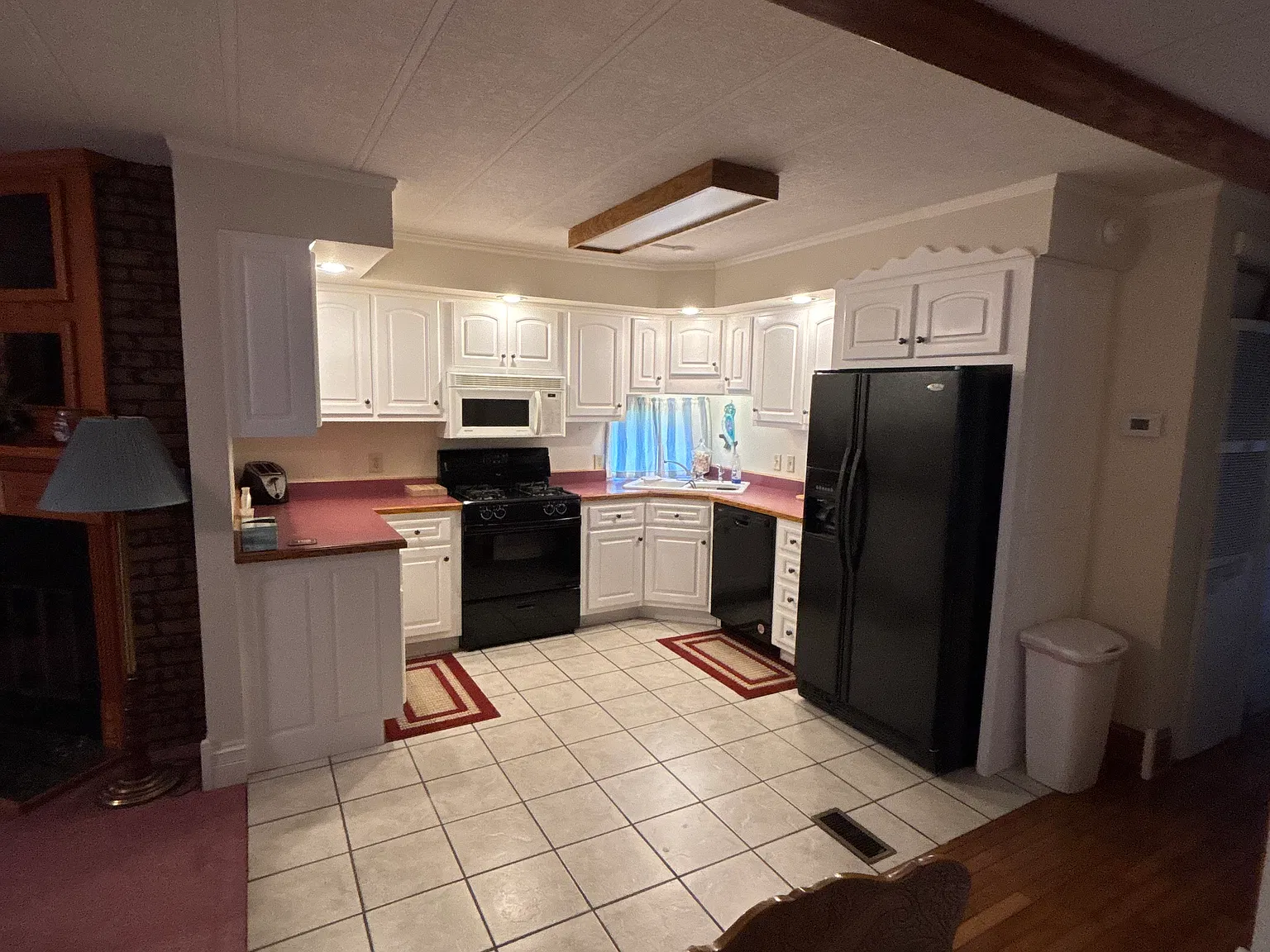 1 bed, 1100 sqft, $1,350 — Photo 4