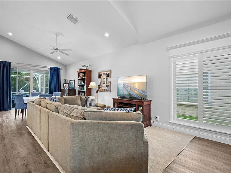 83 Satinwood Ln — Photo 8