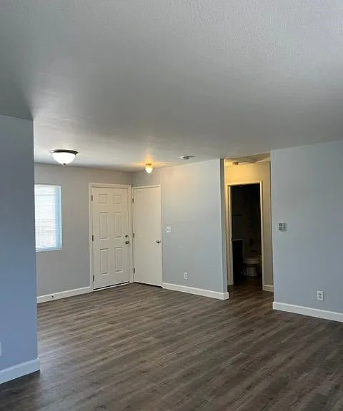 155 N Bitterbush St #B — Photo 11