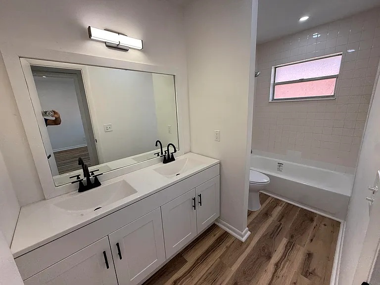 1534 SE 15th St #8 — Photo 15
